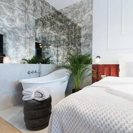 Very Berry - Dabrowskiego 89 - Jezyce, Self Check In 24h, Parking, Lift