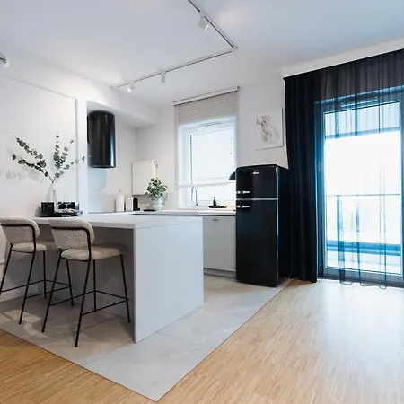 Very Berry - Dabrowskiego 89 - Jezyce, Self Check In 24h, Parking, Lift * Poznan