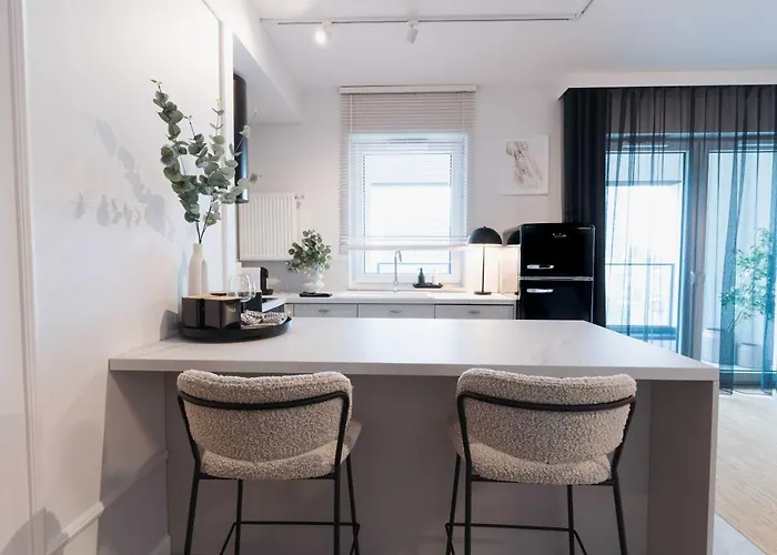 Отель Very Berry - Dabrowskiego 89 - Jezyce, Self Check In 24h, Parking, Lift