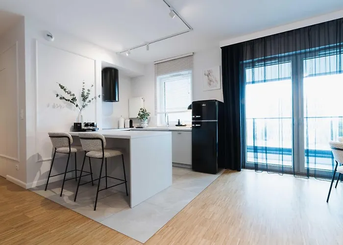 Very Berry - Dabrowskiego 89 - Jezyce, Self Check In 24h, Parking, Lift * Познань